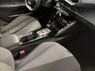 Peugeot 208 Allure PureTech AT8 1.2 74kW