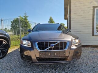 Volvo V70 MOMENTUM 2.4 R5 D5 136kW