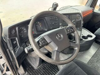 Mercedes-Benz Arocs 3235 8x4 260kW