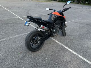 KTM 890 Duke