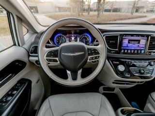 Chrysler Pacifica Limited 3.6 214kW