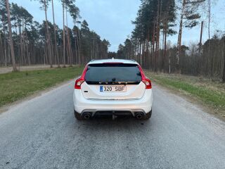 Volvo V60 R-Design 2.4 D6 158kW