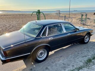 Jaguar XJ40 3.6 149kW