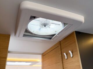 Adria SONIC PLUS 700 DL ALDE 3500KG 2.2 132kW