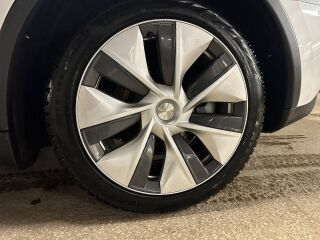 Tesla Model Y Long Range Dual AWD 378kW 153kW