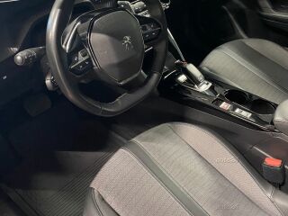 Peugeot 2008 Allure AT8 1.5 BlueHDi 130 96kW