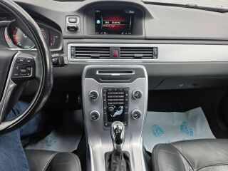 Volvo V70 Summum Luxury Black Sapphire 5cyl 2.4 D5 158kW