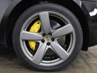Porsche Macan Turbo model year 2017 3.6 294kW