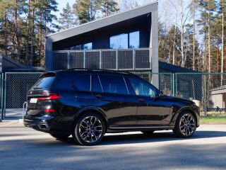BMW X7 3.0 280kW