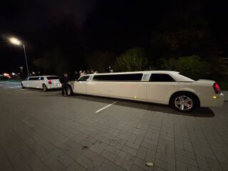 Chrysler 300 C Stretch 140 3.5 V6 183kW
