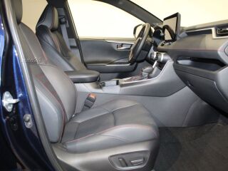 Toyota RAV4 Plug-in Hybrid Premium AWD 2.5 136кВ