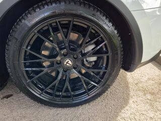 Tesla Model Y Long Range  Dual Motor  AWD  378kW 153kW