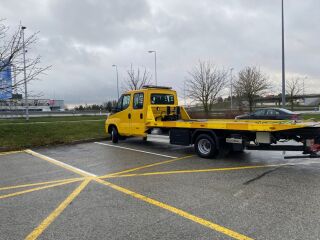 Iveco Daily 70C17 puksiirauto 3.0 125kW