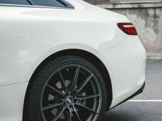 Mercedes-Benz E 220 COUPE 4 MATIC 9G AMG NIGHT PACKAGE 2.0 143kW