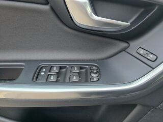 Volvo V60 R-DESIGN 2.0 R5 D3 120kW