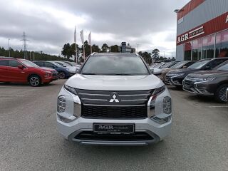 Mitsubishi Outlander Instyle Plus Luxury 4WD 2.4 PHEV 225kW
