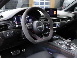 Audi RS 4 Avant quattro 3.0 331кВ