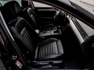 Volkswagen Passat R-Line 4Motion 2.0 140кВ