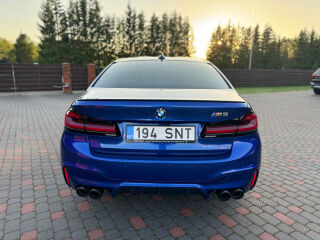 BMW M5 Akrapovič & Bowers & Wilkins 4.4 V8 569kW
