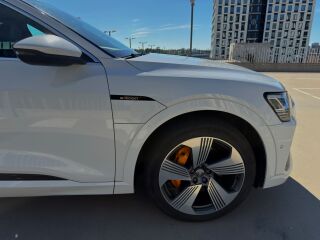 Audi e-tron 55 quatrro S-line 300kW 158kW