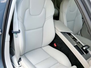 Volvo V60 Cross Country AWD INSCRIPTION INTELLI SAFE PRO 2.0 B4 mild hybrid 145кВ