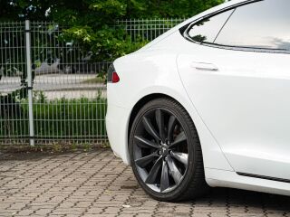 Tesla Model S 75D 158kW