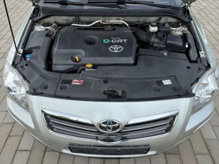Toyota Avensis LINEA SOL 2.2 D-4D D-CAT