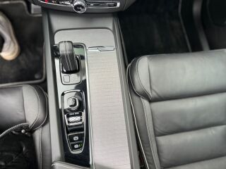 Volvo XC60 R-DESIGN 2.0 145kW