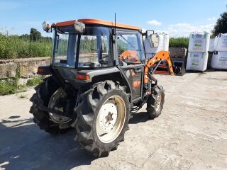 KUBOTA GL 30 Cabin frontaallaadur