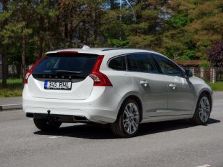 Volvo V60 SUMMUM AWD TWIN ENGINE PLUG IN HYBRID FACELIFT 2.4 162kW
