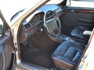 Mercedes-Benz E 260 2.6 118kW