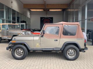 Jeep Wrangler Sahara Edition 4.2 R6