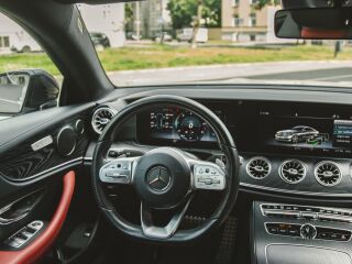 Mercedes-Benz E 220 COUPE 4 MATIC 9G AMG NIGHT PACKAGE 2.0 143kW