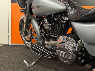 Harley-Davidson Street Glide V2 66кВ