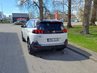 Peugeot 5008 1.5 96kW