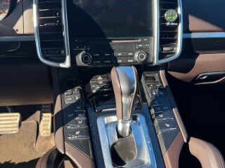 Porsche Cayenne 4.2 V8 283кВ