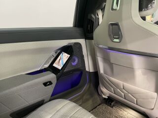 BMW i7 xDrive60  M-Sportpakett Pro Individual 400кВ