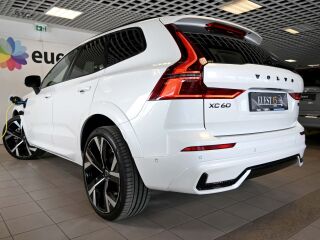 Volvo XC60 AWD T8 4C B&W LUXURY+ ULTRA BLACK INTELLI FUL 2.0 T8 Plug-in facelift 335kW
