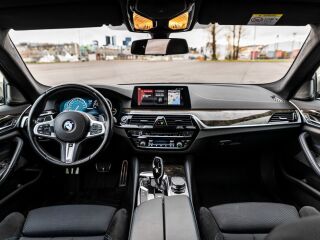 BMW M550 i xDrive M-Performance 4.4 V8 375kW