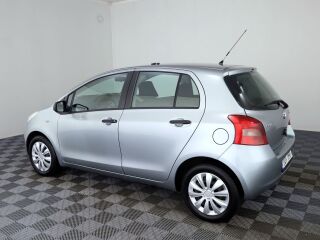 Toyota Yaris Linea Sol A-C 1.3 64kW