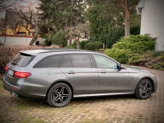 Mercedes-Benz E 300 de AMG Night pakett plug-in 225кВ