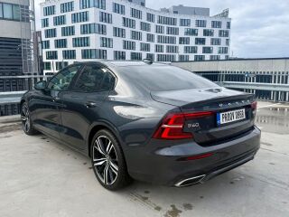 Volvo S60 R-Design T8 AWD Plugin Hybrid MY20 2.0 223kW