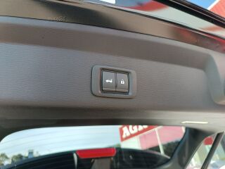 Mitsubishi Outlander Instyle Plus 4WD 2.4 PHEV 225kW