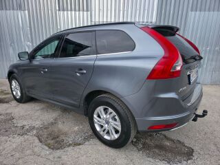 Volvo XC60 Momentum Osmium Grey Metallic 2.0 D4 140кВ