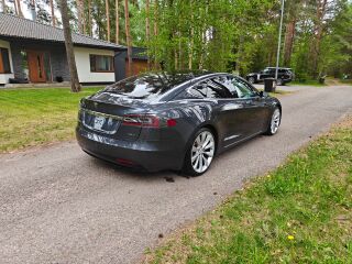 Tesla Model S 75D 386kw 158kW