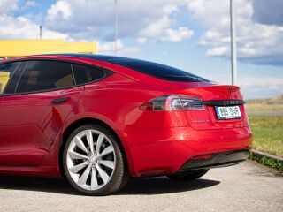 Tesla Model S 75D 384KW 158kW