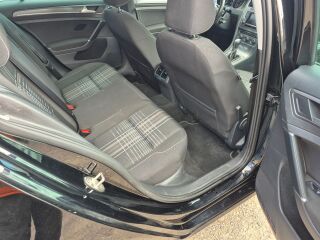 Volkswagen Golf Lounge 1.6 81кВ