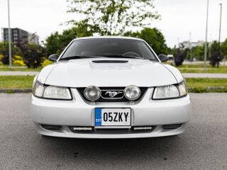 Ford Mustang 3.8 142кВ