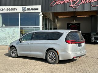 Chrysler Pacifica Select NEW 3.6 V6 Pentastar 162kW