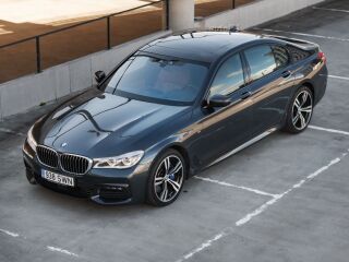 BMW 750 xDrive 4x4 4.4 330kW
